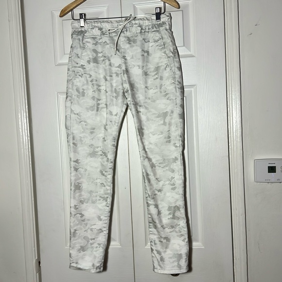 Flog Camo Highwaist Pant 28 - Picture 2 of 11